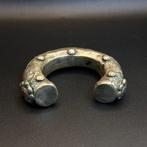 Een grote Jemenitische armband, circa 1900 - Armband