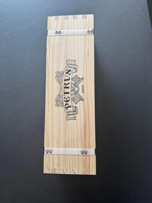 2019 Petrus - Bordeaux, Pomerol - 1 Fles (0,75 liter), Verzamelen, Wijnen