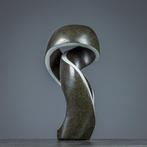 Prosper C. - Beeld, Spiral - 370 mm - Serpetine steen - 2021, Antiek en Kunst
