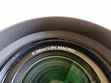 Sony DT 3.5-5.6/18-70 con paraluce e tapo posteriore