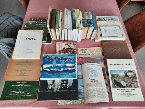 [Kerguelen] - Lot of 32 books and items about Île de, Antiquités & Art, Antiquités | Livres & Manuscrits