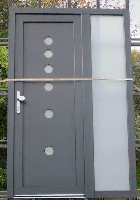 pvc buitendeur , voordeur , deur 134 x 210 wit / antraciet, Doe-het-zelf en Bouw, Deuren en Vliegenramen, Nieuw, Glas, Kunststof