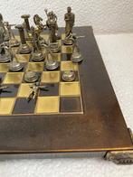 Unknown - Beeldje - Set di scacchi mitologico (28) - Metaal,