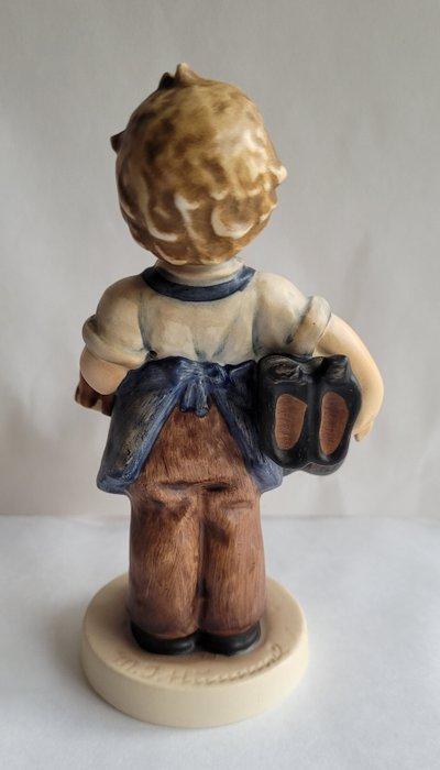 Beeldje - Hummel Goebel Schoenlapper - TMK5 - Porselein, Antiek en Kunst, Curiosa en Brocante