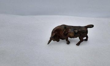 P. Chenet - Beeld, stier - 7 cm - Brons
