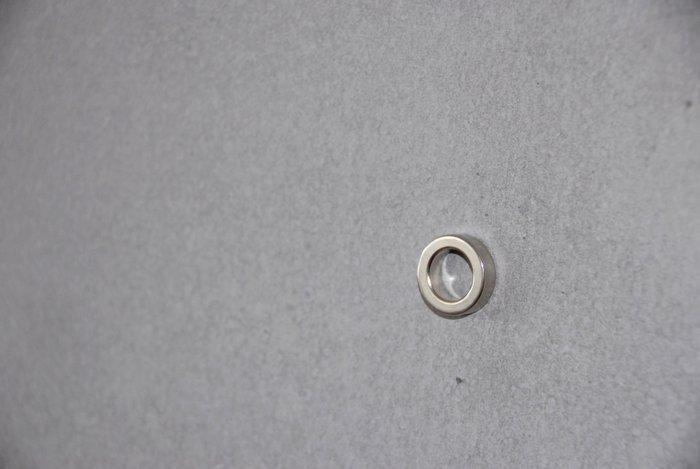 XXD - Max Kistner - Wandrek - beton - Betonnen prikbord, Antiek en Kunst, Kunst | Designobjecten