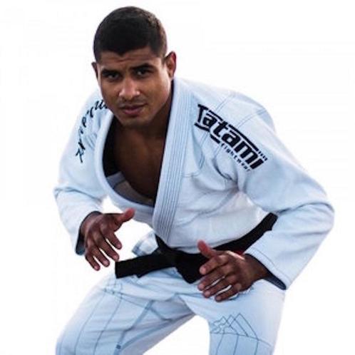 Tatami Fightwear Tatami X JT Torres Persverantia Limited, Sports & Fitness, Sports de combat & Self-défense, Envoi