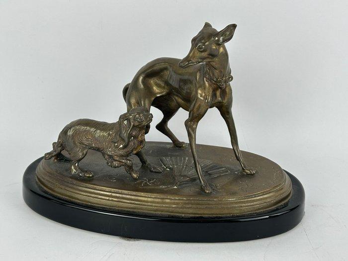 After P. J. Mene - Figure - A Whippet playing with King, Antiek en Kunst, Curiosa en Brocante