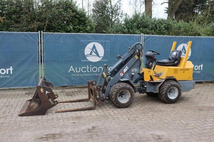 Veiling: Wiellader Giant D262SW Diesel 2006, Articles professionnels, Machines & Construction | Grues & Excavatrices, Enlèvement