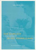 Een glimlach in het voorbijgaan - Cora van der Kooij - 97890, Livres, Verzenden