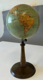 Aardglob - Paluzíe por Antonio Santamáns - Wereldbol -