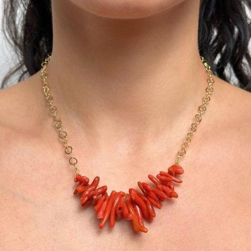Collier en corail rouge naturel, brindille en escalier,, Verzamelen, Mineralen en Fossielen