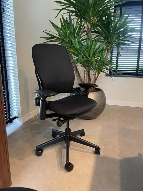 Steelcase Leap V2 Bureaustoel ZGAN - 5 Jaar Garantie!, Huis en Inrichting, Bureaustoelen, Bureaustoel, Zwart, Zo goed als nieuw