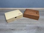 Twee goed gevulde naaikisten - Kist (2) - Hout