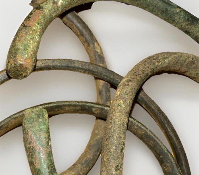 IJzertijd Brons antieke armbanden (Zonder minimumprijs), Handtassen en Accessoires, Antieke sieraden