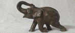 Pierre Chenet (XX-XXI) - sculptuur, LElephant a la trompe
