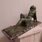 Francisco Flora(?) - sculptuur, Genegenheid tussen moeder en, Antiek en Kunst