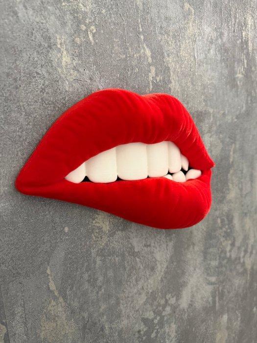 KIRAS - BOCCA DESIDERO ROSSA VELLUTO 26CM, Antiek en Kunst, Kunst | Designobjecten