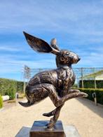 Figurine - rennende haas - Bronze, Antiek en Kunst