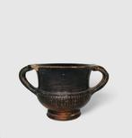 Grec ancien, Grande-Grèce Céramique émaillée noire.