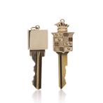 Tiffany & Co. - Broche Twee in goud gemonteerde sleutels met