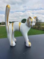 Statue, garden statue cat color white with gold paint color, Antiquités & Art, Curiosités & Brocante