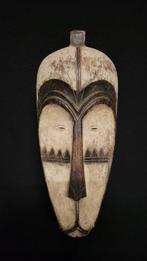 Geweldige helm - fang Ngil - Gabon (Zonder minimumprijs)