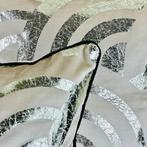 New pair of cushions made with Pierre Frey fabric - Coussin, Antiek en Kunst
