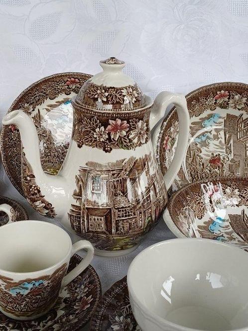 Royal Tudor Ware - Service de table pour le dîner (31) -, Antiek en Kunst, Antiek | Meubels | Tafels