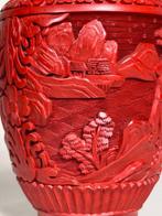 Vaas - cinnaberlak - China - Culturele revolutie vaas