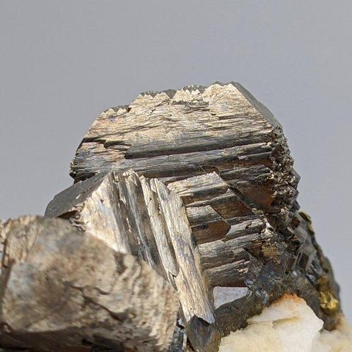 ARSÉNO PIRITE, cristaux énormes, CALCOPIRITE ET BARITE, Verzamelen, Mineralen en Fossielen