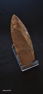 Neolithisch Vuursteen Poignard, mes, in prachtig multicoloor