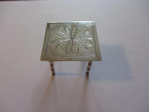 Miniatuur beeldje - Miniatuur tafel - .925 zilver, Antiek en Kunst, Antiek | Zilver en Goud