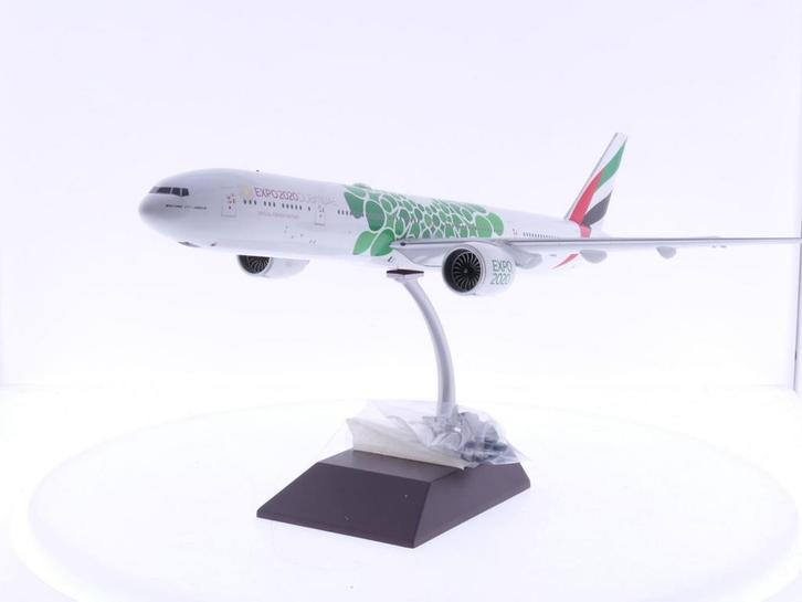 Schaal 1:200 Gemini Jets G2UAE799 Emirates Boeing 777-300..., Hobby en Vrije tijd, Modelbouw | Vliegtuigen en Helikopters, Gebruikt