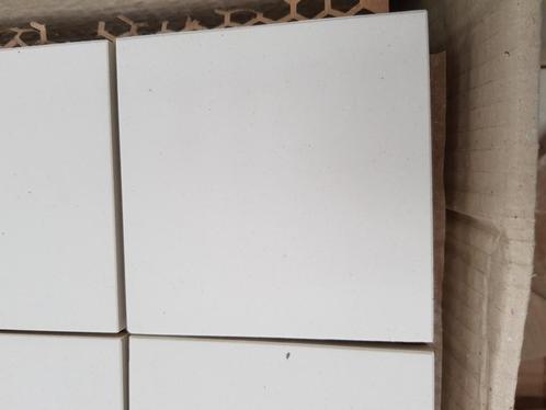 Dalles carrelage beige 10x10 47m² liquidation stock, Doe-het-zelf en Bouw, Tegels, Ophalen