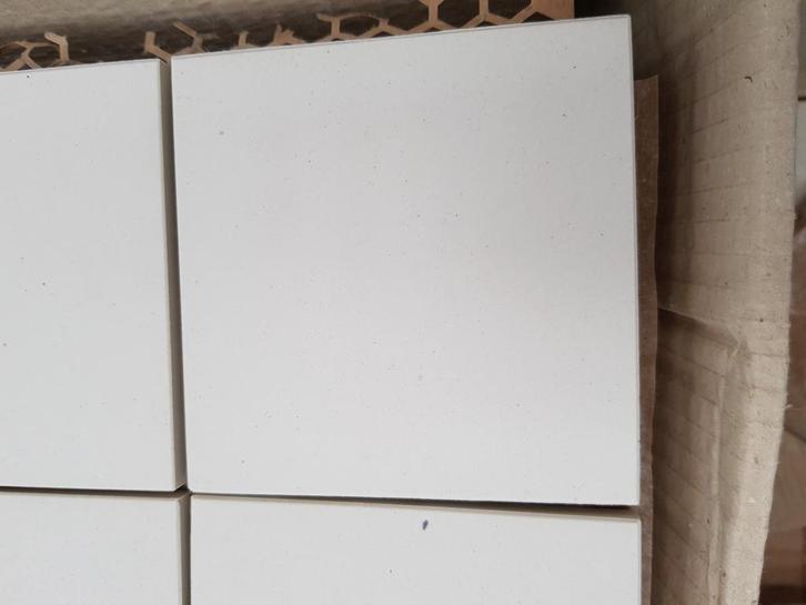 Dalles carrelage beige 10x10 47m² liquidation stock, Doe-het-zelf en Bouw, Tegels, Ophalen