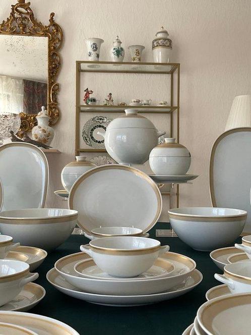 Hutschenreuther - Globus - Service de table pour 12, Antiek en Kunst, Antiek | Meubels | Tafels