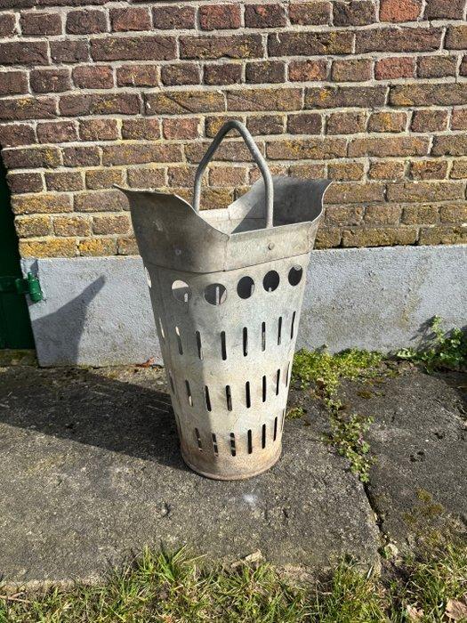 verzinkte kolen- of haardmand - Emmer - Metaal verzinkt, Antiek en Kunst, Curiosa en Brocante