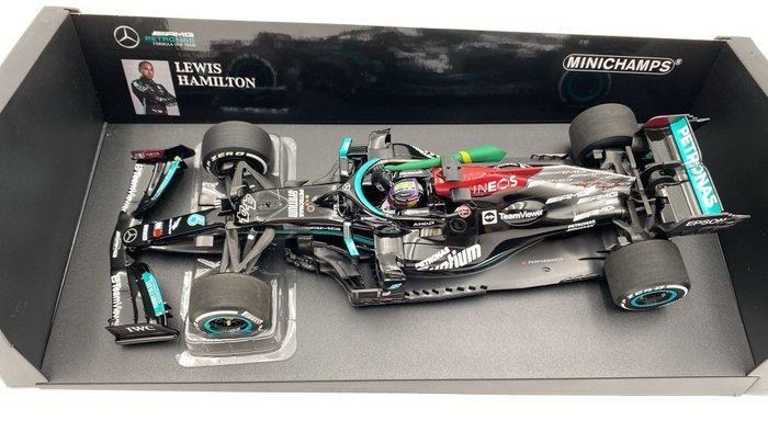 Minichamps 1:18 - Modelauto - Mercedes-AMG Petronas F1 W12, Hobby en Vrije tijd, Modelauto's | 1:5 tot 1:12