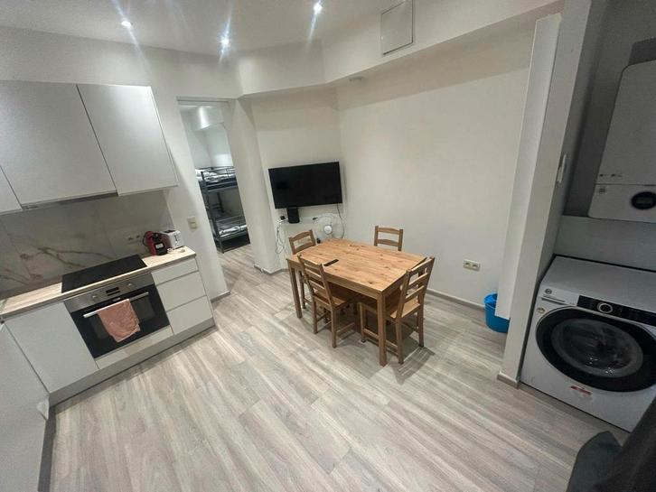 Appartement aan Avenue Jacques Sermon, Ganshoren, Immo, Appartementen en Studio's te huur, 35 tot 50 m²