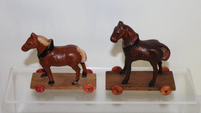 Unknown Manufacturer - Speelgoed - Papier-Mâché Horses On, Antiek en Kunst, Antiek | Speelgoed