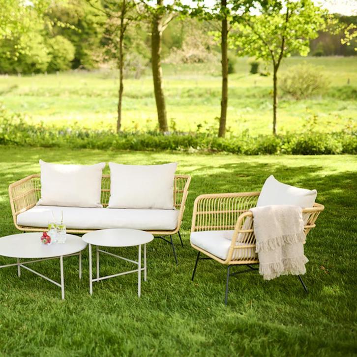 Rotan tuinstoel met zitkussens | Beige | Rattan, Tuin en Terras, Tuinstoelen, Nieuw, Rotan, Verzenden