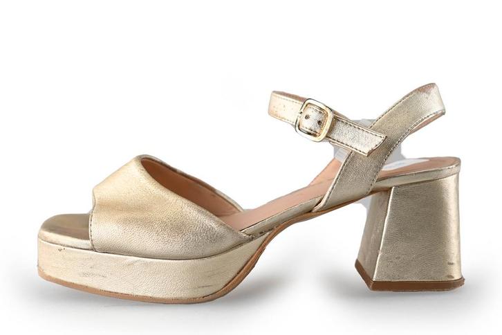 Unisa Sandalen in maat 38 Goud, Kleding | Dames, Schoenen, Overige kleuren, Gedragen, Sandalen of Muiltjes, Verzenden