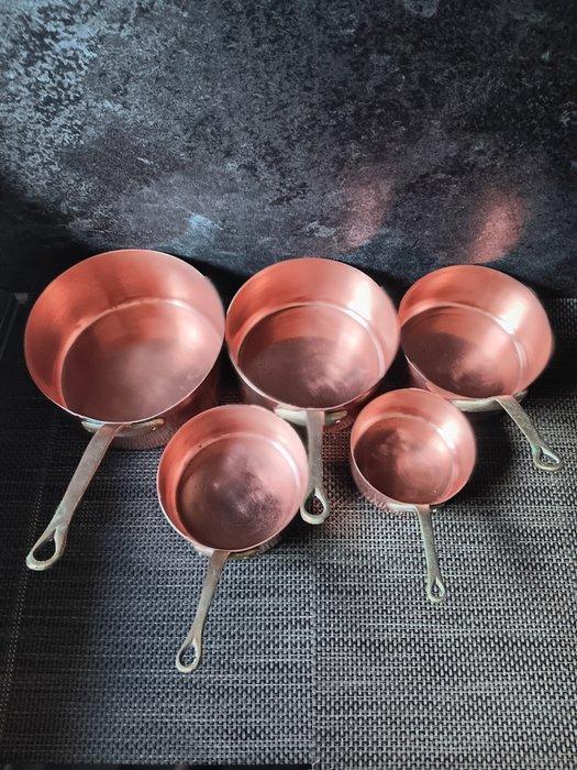 fabrication Française - Kookpottenset (5) - massief koper,, Antiek en Kunst, Antiek | Keukengerei