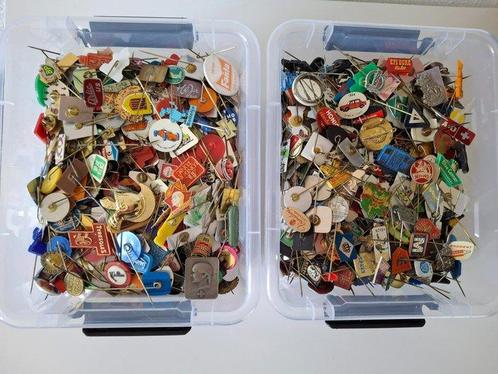Speld - Speelgoed Ongeveer 2.000 vintage draagspelden,, Antiek en Kunst, Antiek | Speelgoed