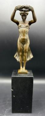 Beeldje, Gëlle Fra - 34 cm - Brons, Marmer