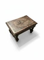 Voetbankje - Eik - Kerkelijk voetenbankje