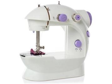 Veiling - Mini  naaimachine met pedaal beschikbaar voor biedingen