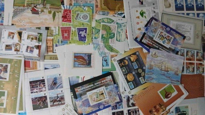 Wereld - Internationaal luxe lot – 250 stuks, bladwijzers,, Postzegels en Munten, Postzegels | Amerika