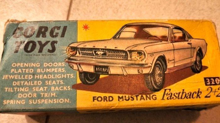 Corgi Toys 1:43 - Modelauto (2) - Ford Mustang Fastback, Hobby en Vrije tijd, Modelauto's | 1:5 tot 1:12